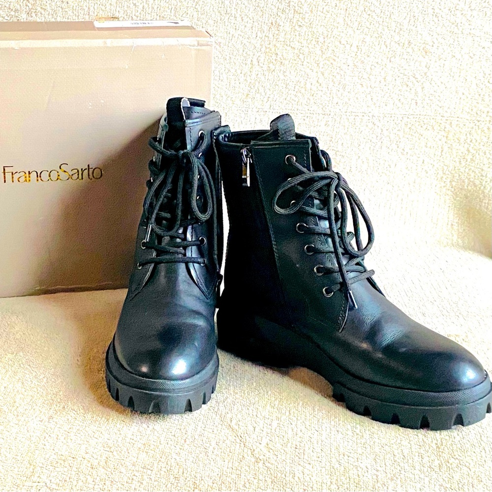 Women’s Chunky heel lace up combat boots, black, Size 8